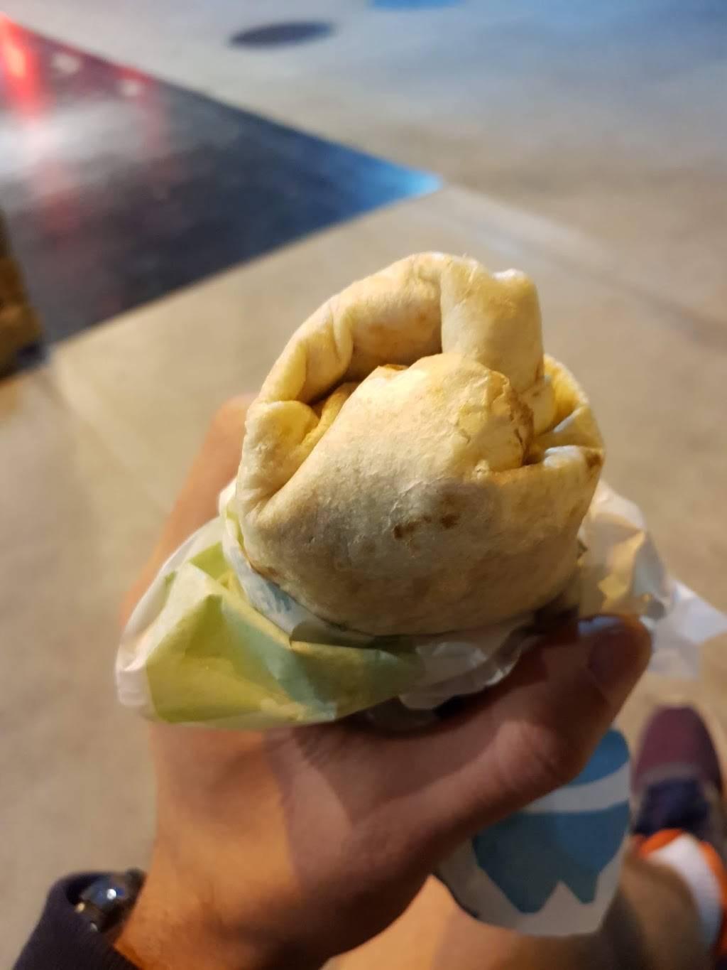 Taco Bell | meal takeaway | 1624 Santa Monica Blvd, Santa Monica, CA 90404, USA | 3104533308 OR +1 310-453-3308