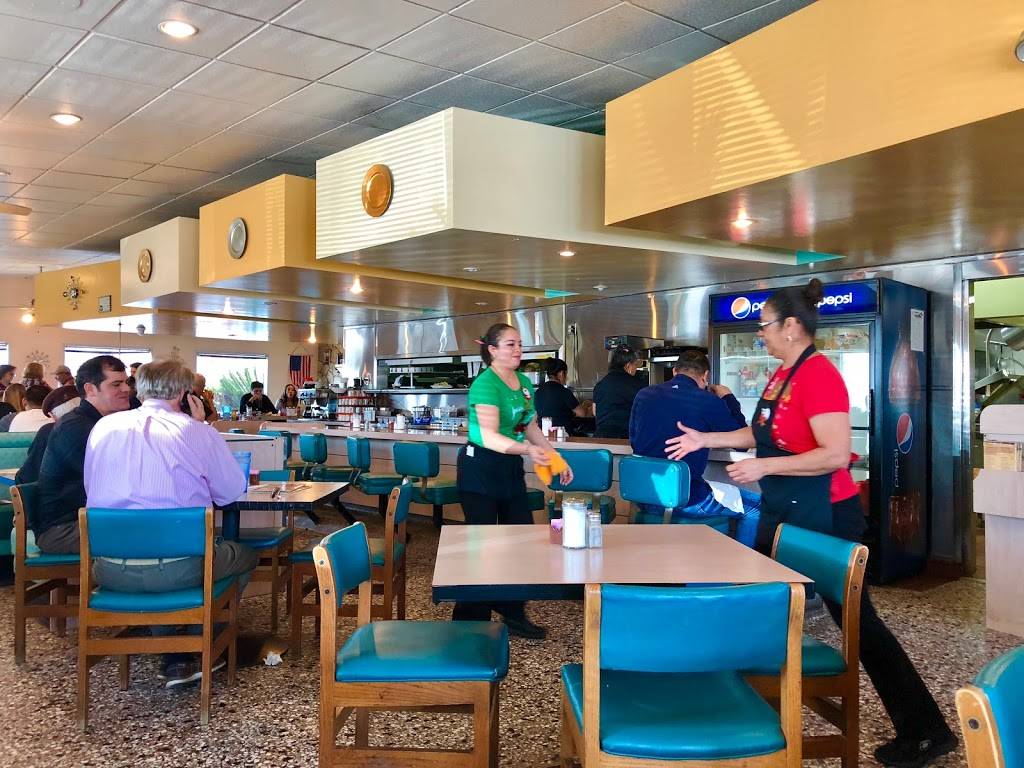 Thousand Oaks Cafe II | restaurant | 1271 Austin Hwy, San Antonio, TX 78209, USA | 2108294800 OR +1 210-829-4800