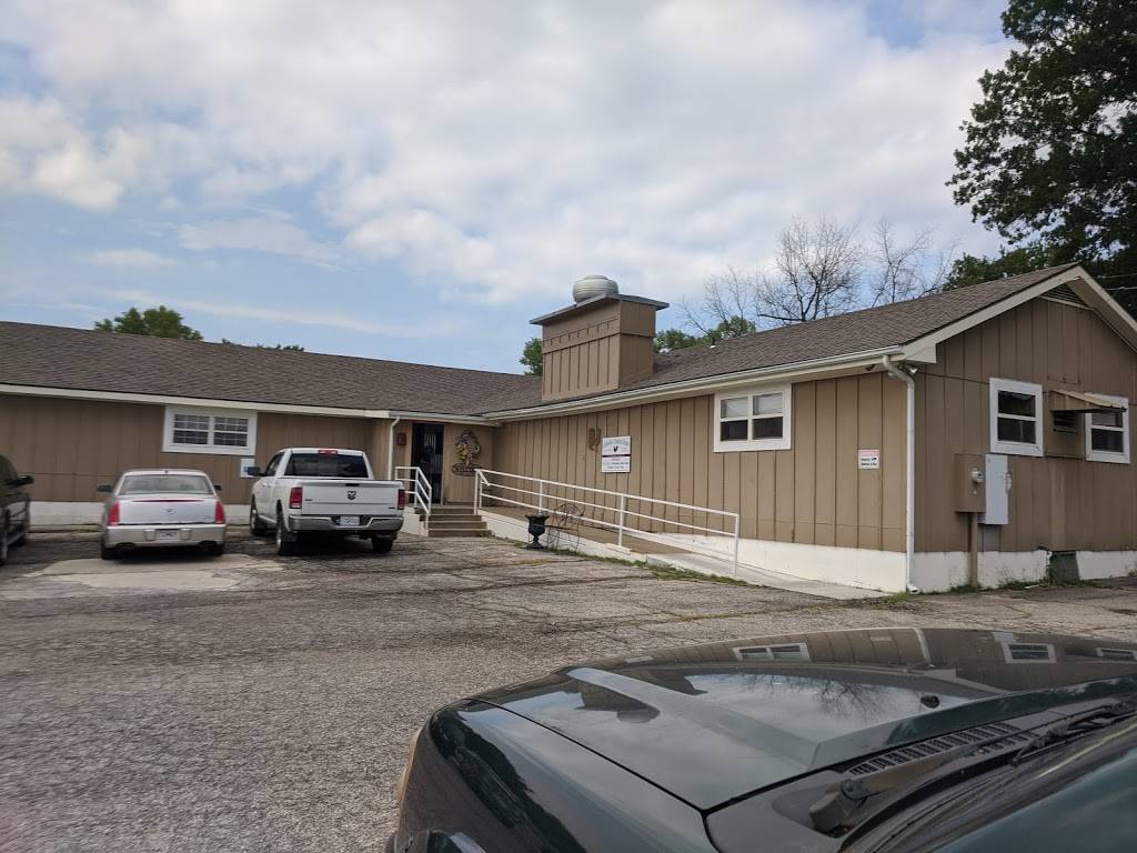 Gebhardts Chicken Dinners | restaurant | 124 N 260th St, Mulberry, KS 66756, USA | 6207643451 OR +1 620-764-3451