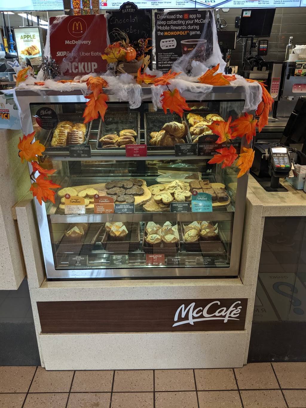 McDonalds | cafe | 11005 Yonge St, Richmond Hill, ON L4C 3E3, Canada | 9057806740 OR +1 905-780-6740