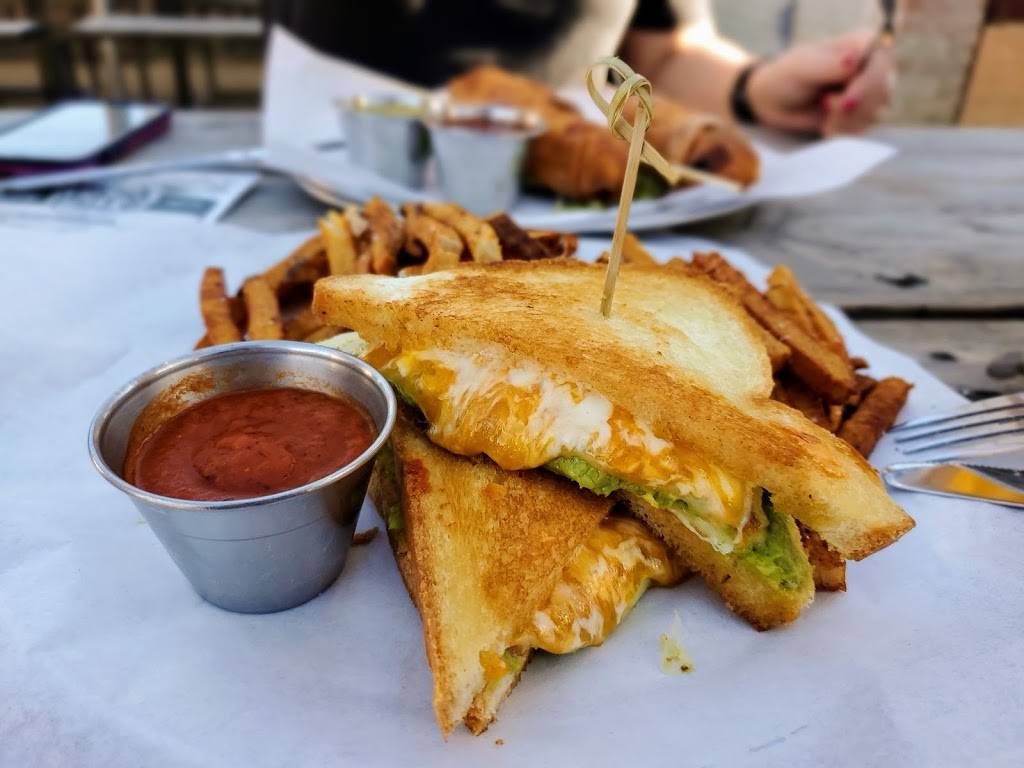 Dots Hop House & Cocktail Courtyard | restaurant | 2645 Commerce St, Dallas, TX 75226, USA | 2142303687 OR +1 214-230-3687