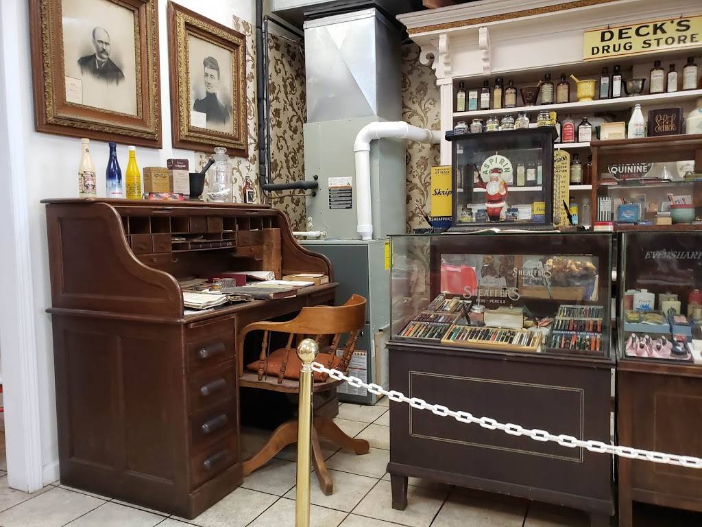 Docs Soda Fountain | restaurant | 133 S 2nd St, Girard, IL 62640, USA | 2176273491 OR +1 217-627-3491