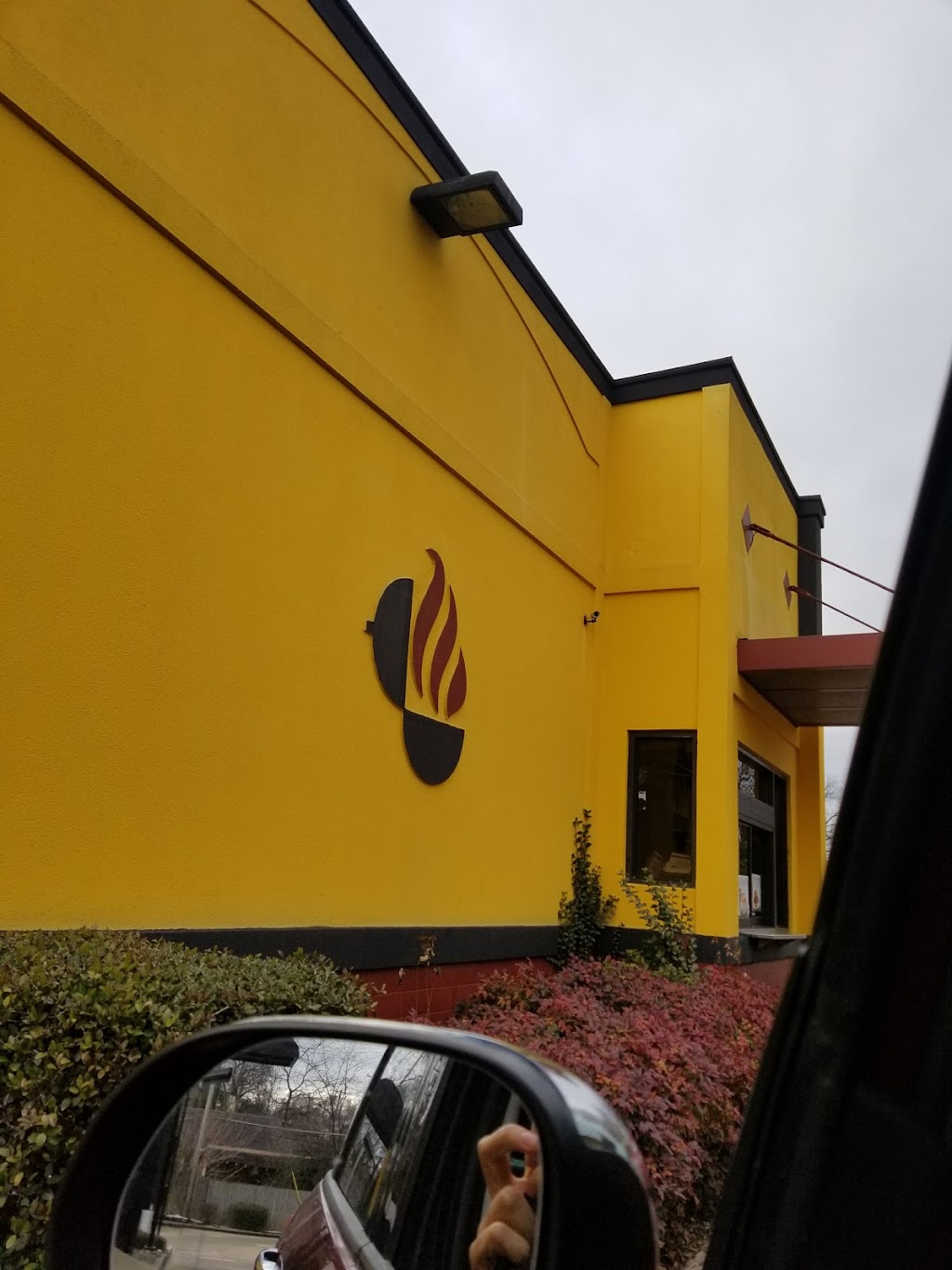 Back Yard Burgers | restaurant | 1723 Union Ave, Memphis, TN 38104, USA | 9012741544 OR +1 901-274-1544