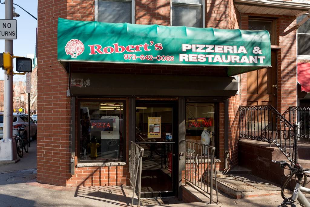 Roberts Pizzeria | restaurant | 63 New St, Newark, NJ 07102, USA | 9736420082 OR +1 973-642-0082