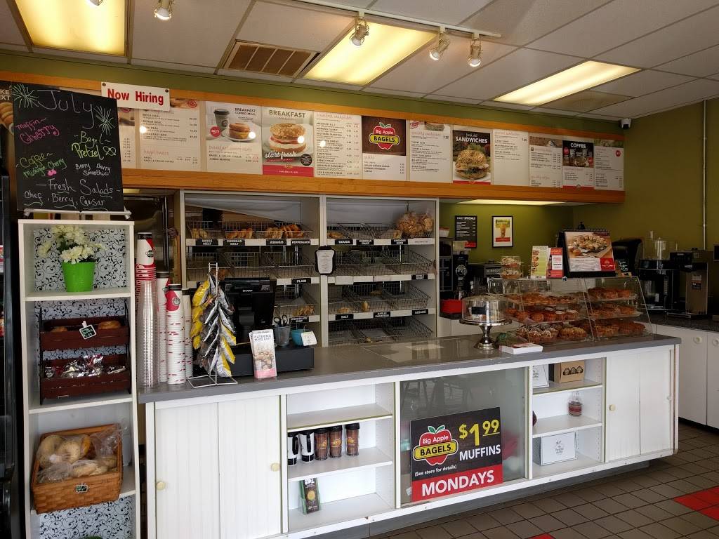 Big Apple Bagels | bakery | 3915 Plainfield Ave NE, Grand Rapids, MI 49505, USA | 6163641919 OR +1 616-364-1919