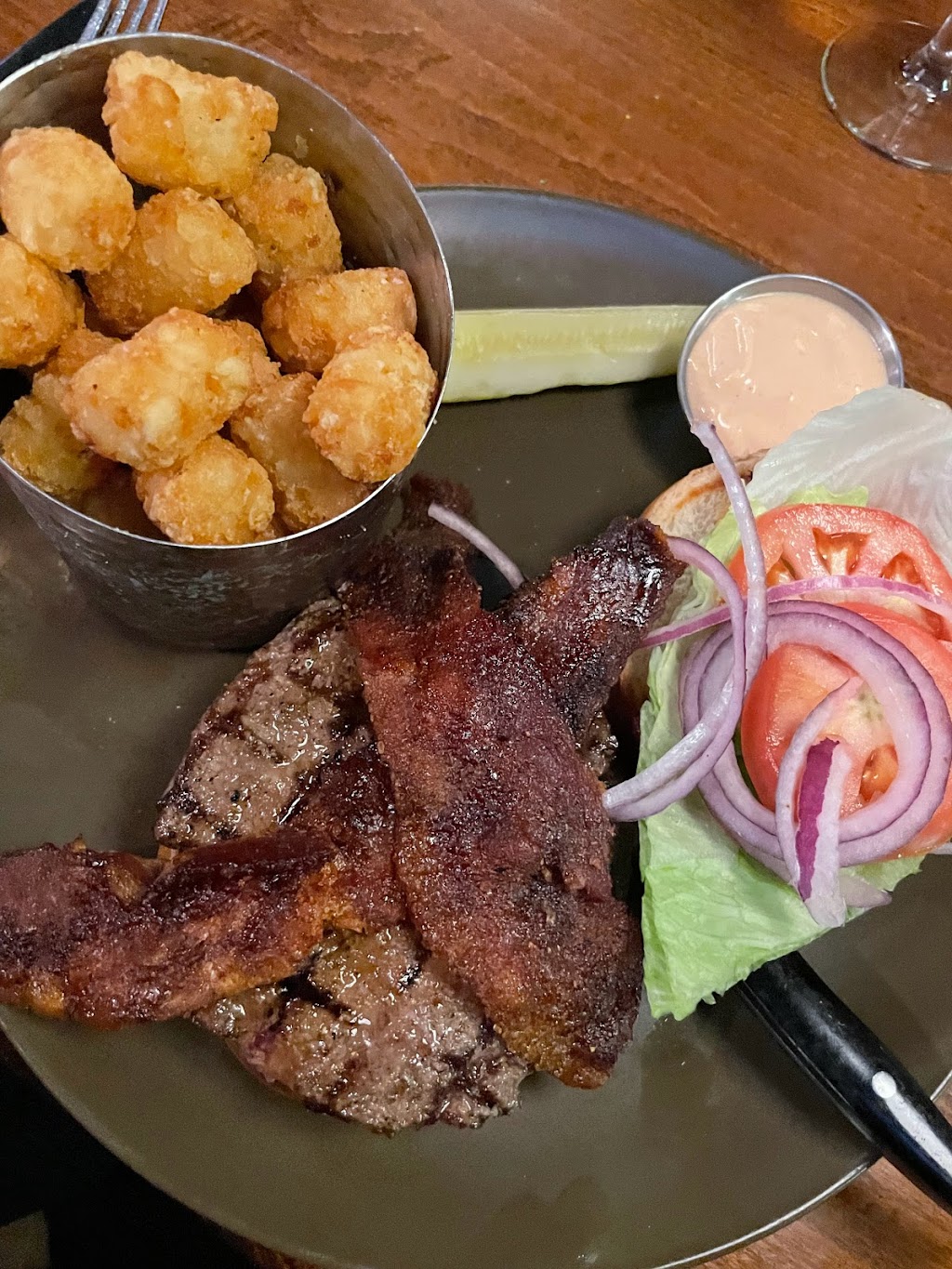 Woodin Creek Kitchen & Tap | restaurant | 13550 NE Village Square Dr #1010, Woodinville, WA 98072, USA | 4252151999 OR +1 425-215-1999