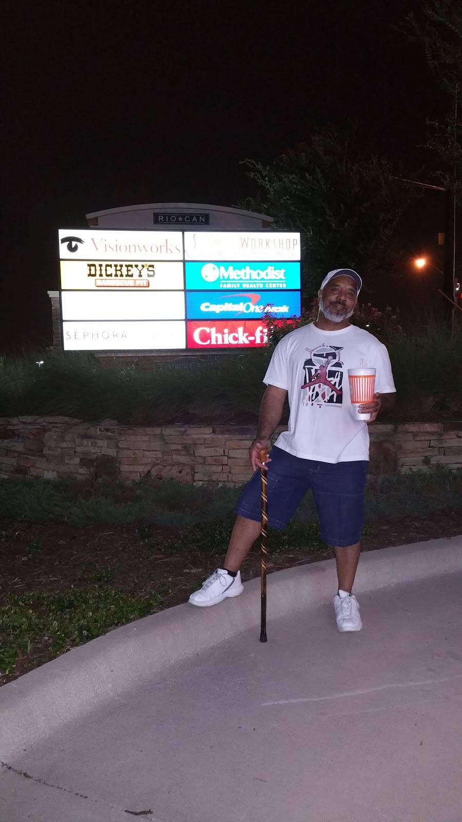 Whataburger | restaurant | 6232 Retail Rd, Dallas, TX 75231, USA | 2143634903 OR +1 214-363-4903