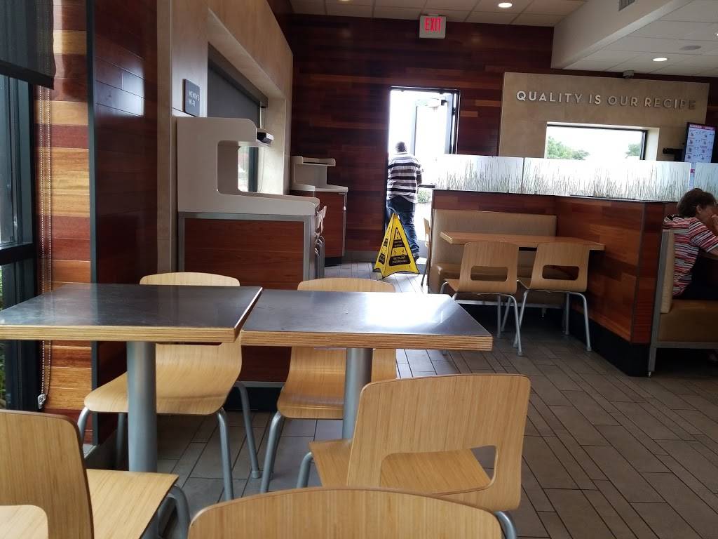 Wendys | restaurant | 1204 N, US-377, Roanoke, TX 76262, USA | 6822375508 OR +1 682-237-5508