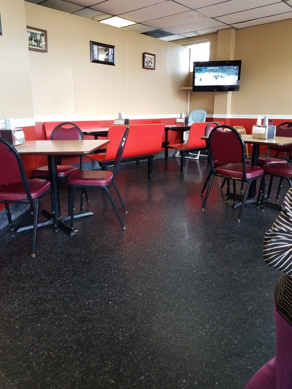 Anthonys Pizza | restaurant | 300 N Queen St, Martinsburg, WV 25401, USA | 3042626100 OR +1 304-262-6100