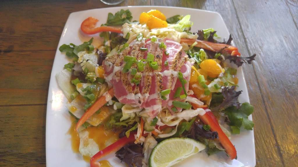 Hurricane Dockside Grill | restaurant | 3351 W Burleigh Blvd, Tavares, FL 32778, USA | 3525085137 OR +1 352-508-5137