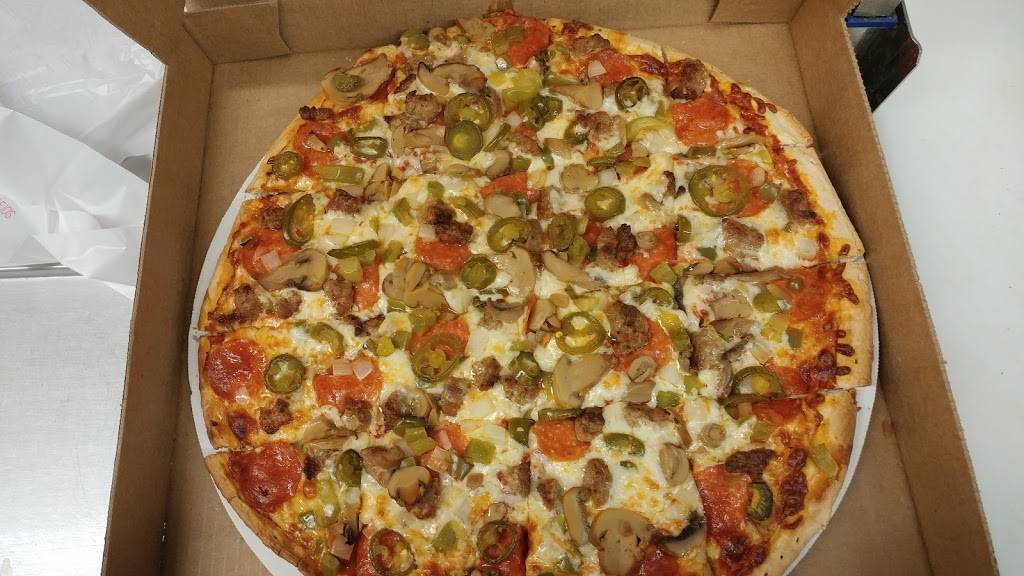 Schmidts Corners | restaurant | N10023 County Rd J, Iola, WI 54945, USA | 7154452577 OR +1 715-445-2577