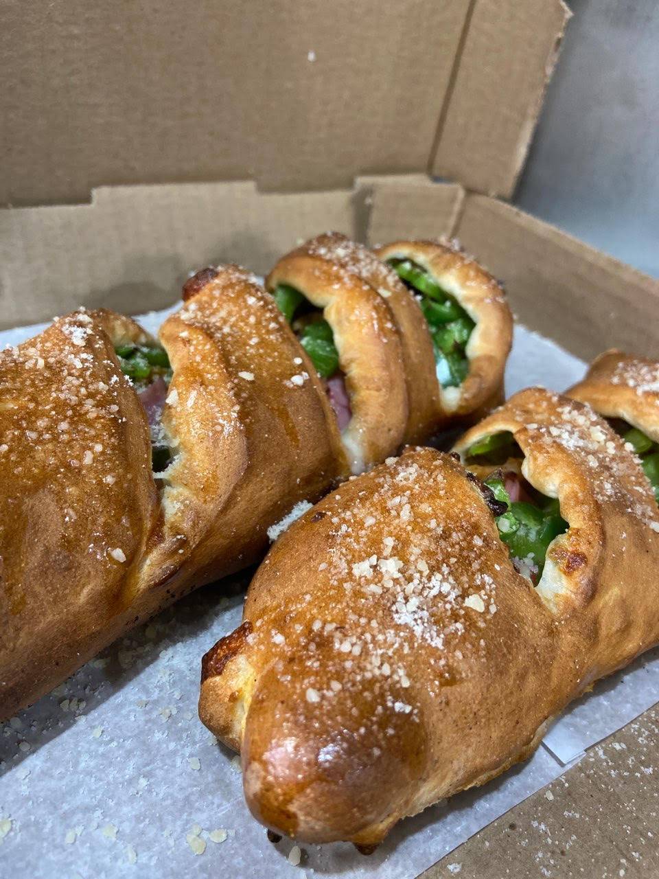 Stoners Pizza Joint | restaurant | 1509 E Las Olas Blvd, Fort Lauderdale, FL 33301, USA | 9545334851 OR +1 954-533-4851