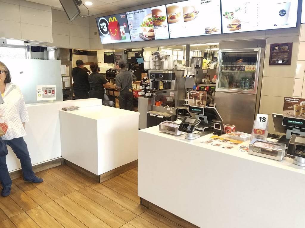 McDonalds | cafe | 1452 W Carson St, Torrance, CA 90501, USA | 3103202097 OR +1 310-320-2097