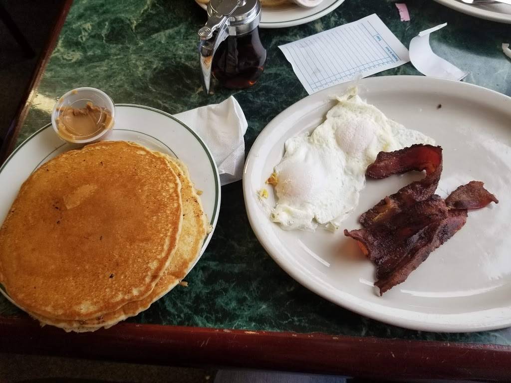 Bus Station Cafe | cafe | 411 E Broadway, Seminole, OK 74868, USA | 4053829997 OR +1 405-382-9997