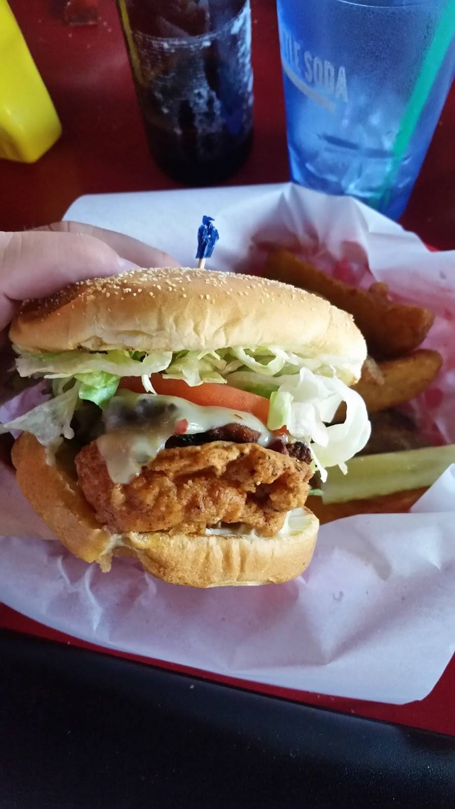 Beach Tavern | restaurant | 8612 6th Ave, Tacoma, WA 98465, USA | 2535649984 OR +1 253-564-9984