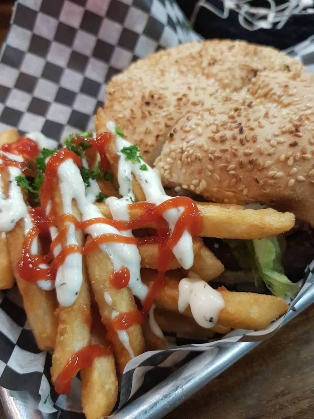 Yummis/Chip-N-Dip | restaurant | 9839 Yonge St, Richmond Hill, ON L4C 1V2, Canada | 9057638200 OR +1 905-763-8200