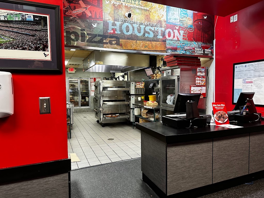 Pizza Hut Express | meal takeaway | 8825 Kirby Dr, Houston, TX 77054, USA | 3469983018 OR +1 346-998-3018