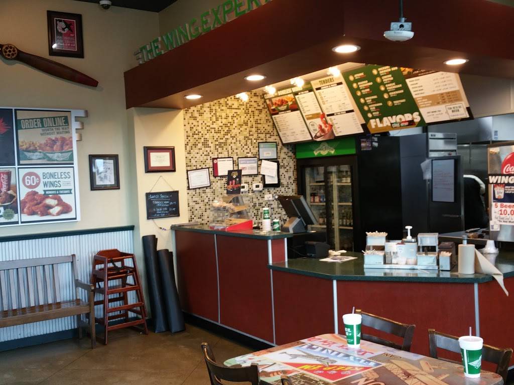 Wingstop | restaurant | 855 S Randall Rd, Elgin, IL 60123, USA | 8476959464 OR +1 847-695-9464