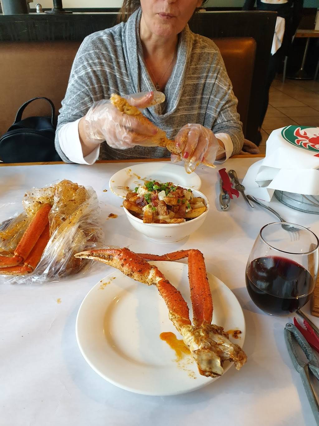 The Crabby Crab | restaurant | 4457 Van Nuys Blvd, Sherman Oaks, CA 91403, USA | 8187892722 OR +1 818-789-2722