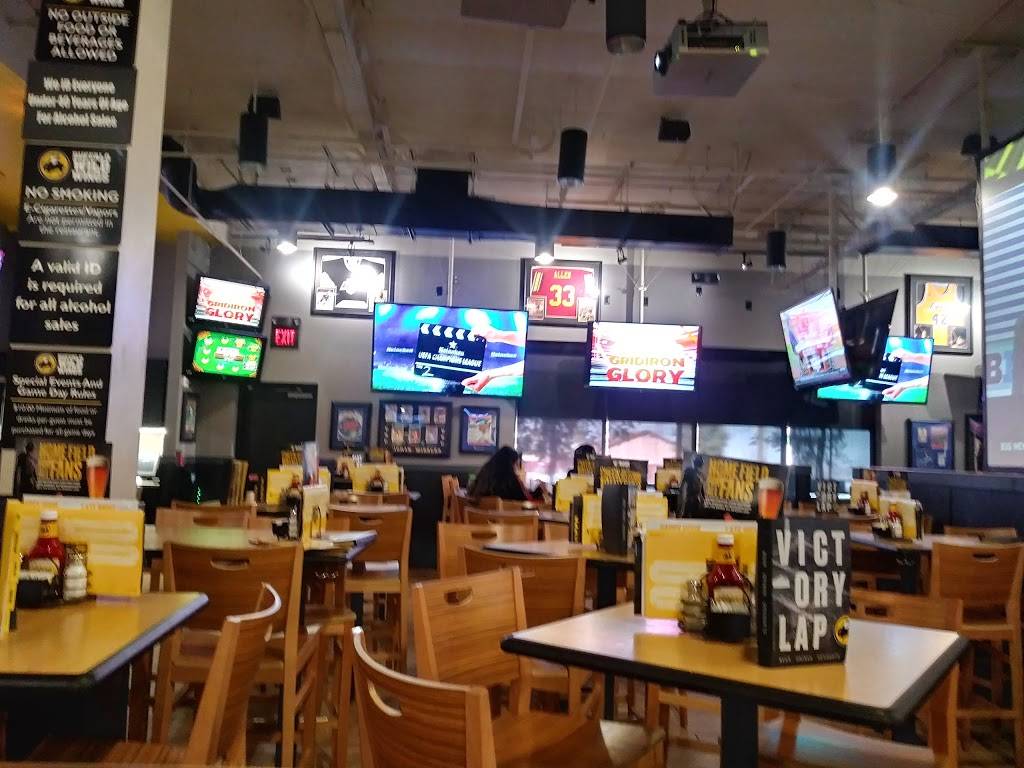 Buffalo Wild Wings | restaurant | 40155 10th St W, Palmdale, CA 93551, USA | 6619470900 OR +1 661-947-0900