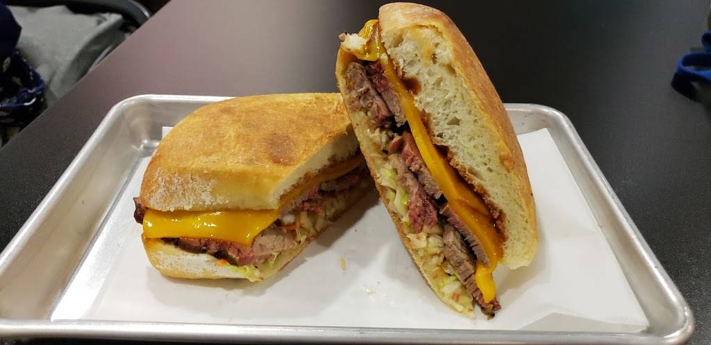 Myers Front Porch | restaurant | 162 E Main St, Hendersonville, TN 37075, USA | 6154475556 OR +1 615-447-5556