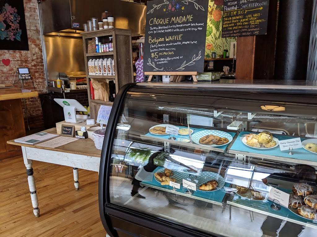 Perks At Horsefeathers | restaurant | 346 Connecticut St, Buffalo, NY 14213, USA | 7167250081 OR +1 716-725-0081