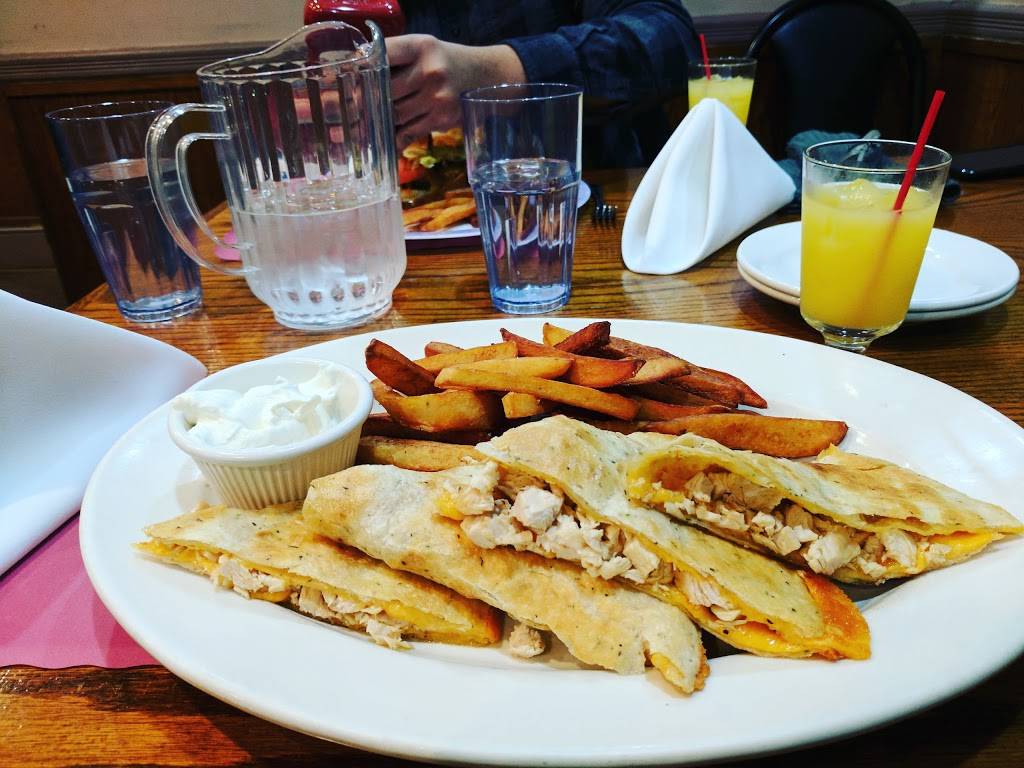 Rivers Edge | restaurant | 1064 McLean Ave, Yonkers, NY 10704, USA | 9142379823 OR +1 914-237-9823