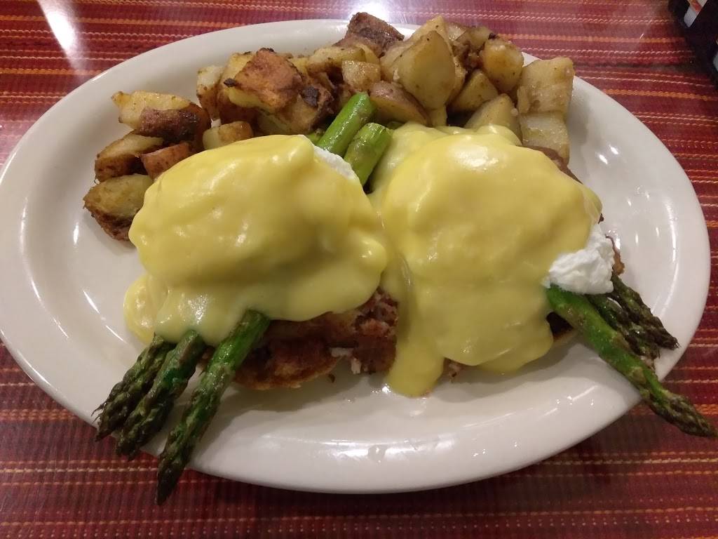 Masons Grille | restaurant | 14 Milton O Fountain Way, Warren, MA 01083, USA | 4134368042 OR +1 413-436-8042