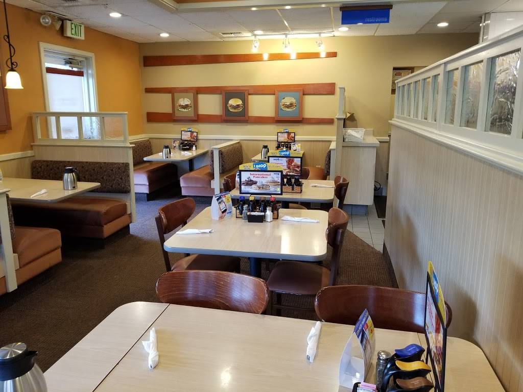 IHOP | bakery | 4 McBride and Son Center Dr, Chesterfield, MO 63005, USA | 6365366905 OR +1 636-536-6905