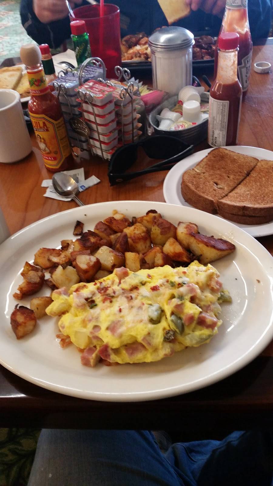 Marys Gold Miner Café | cafe | 426 E Bidwell St, Folsom, CA 95630, USA | 9169844181 OR +1 916-984-4181