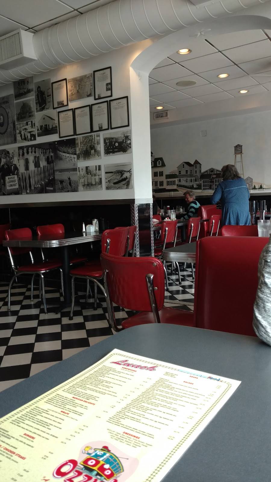 Ozzies Luncheonette | restaurant | 2401 Atlantic Ave, Longport, NJ 08403, USA | 6094870575 OR +1 609-487-0575