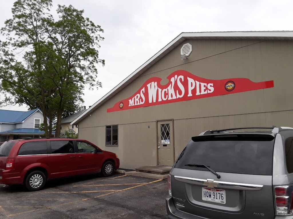 Mrs. Wicks Restaurant & Pie Shop | restaurant | 100 N Cherry St, Winchester, IN 47394, USA | 7655847437 OR +1 765-584-7437