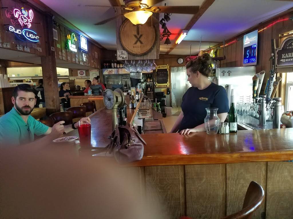 Stingaree Restaurant & Marina | restaurant | 1295 N Stingaree Dr, Crystal Beach, TX 77650, USA | 4096842731 OR +1 409-684-2731