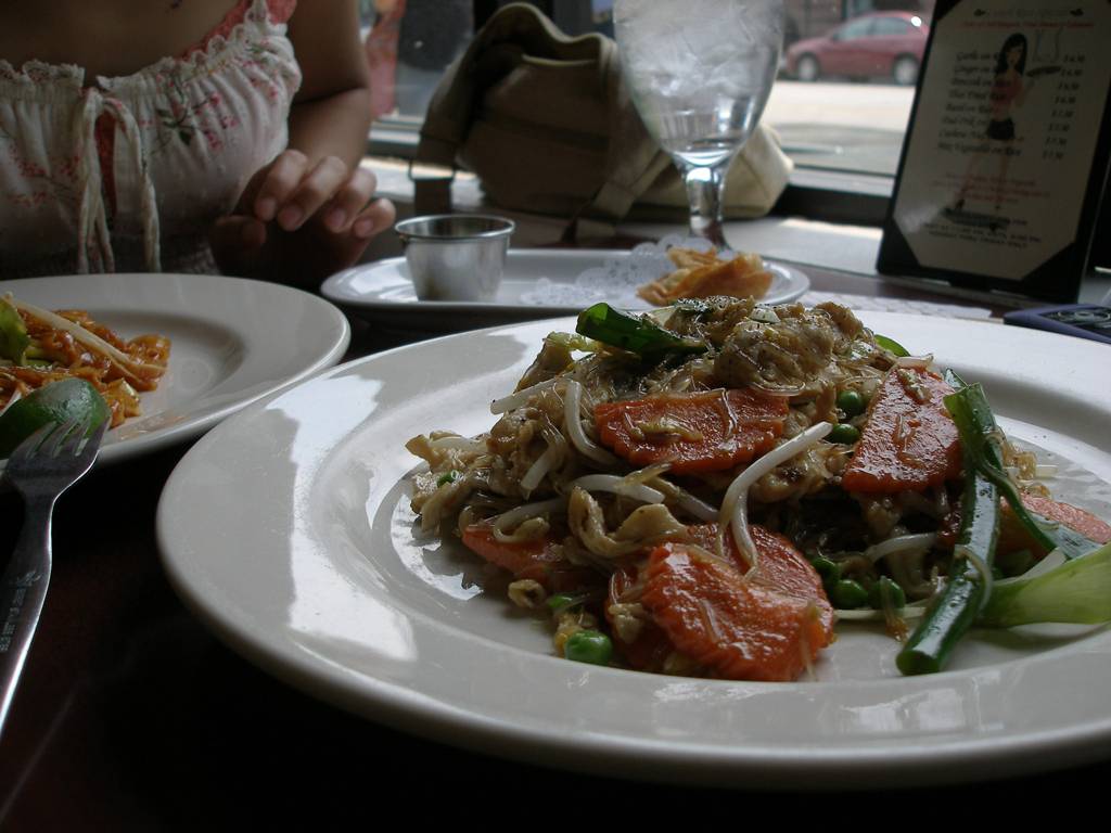 Yes Thai | restaurant | 5211 N Damen Ave, Chicago, IL 60625, USA | 7738783487 OR +1 773-878-3487