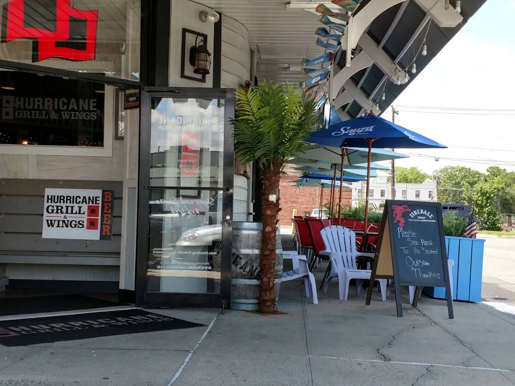 Hurricane Grill & Wings | restaurant | 630 Stewart Ave, Garden City, NY 11530, USA | 5165429464 OR +1 516-542-9464