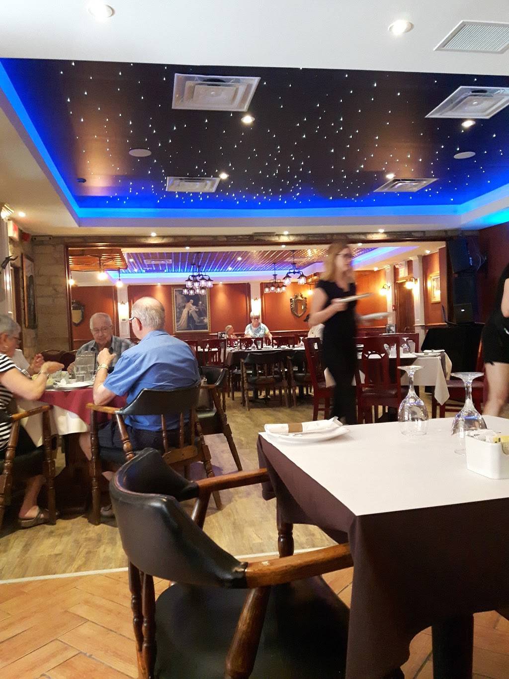 Le Vieux Chateau Restaurant | restaurant | 797 McGill St, Hawkesbury, ON K6A 1R5, Canada | 6136329877 OR +1 613-632-9877