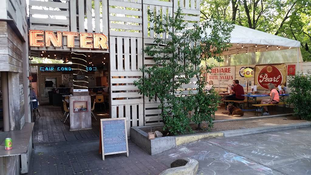 Lucys Fried Chicken | restaurant | 2218 College Ave, Austin, TX 78704, USA | 5122972423 OR +1 512-297-2423