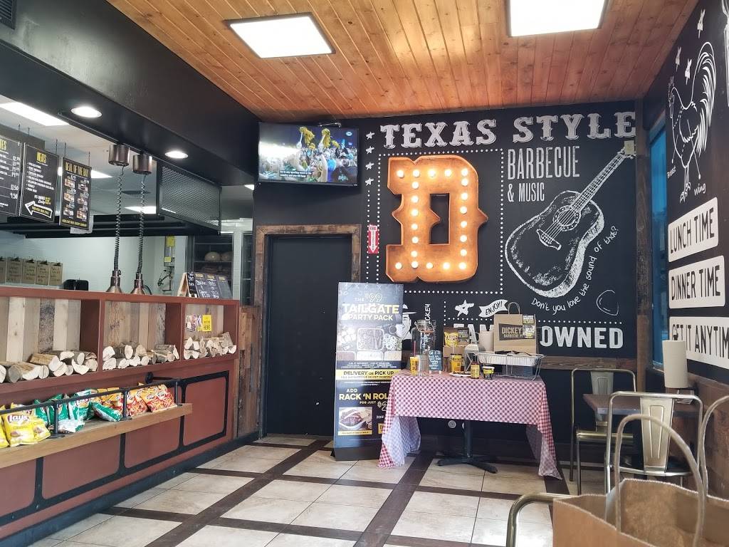 Dickeys Barbecue Pit | restaurant | 541 Woollomes Ave, Delano, CA 93215, USA | 6617209240 OR +1 661-720-9240