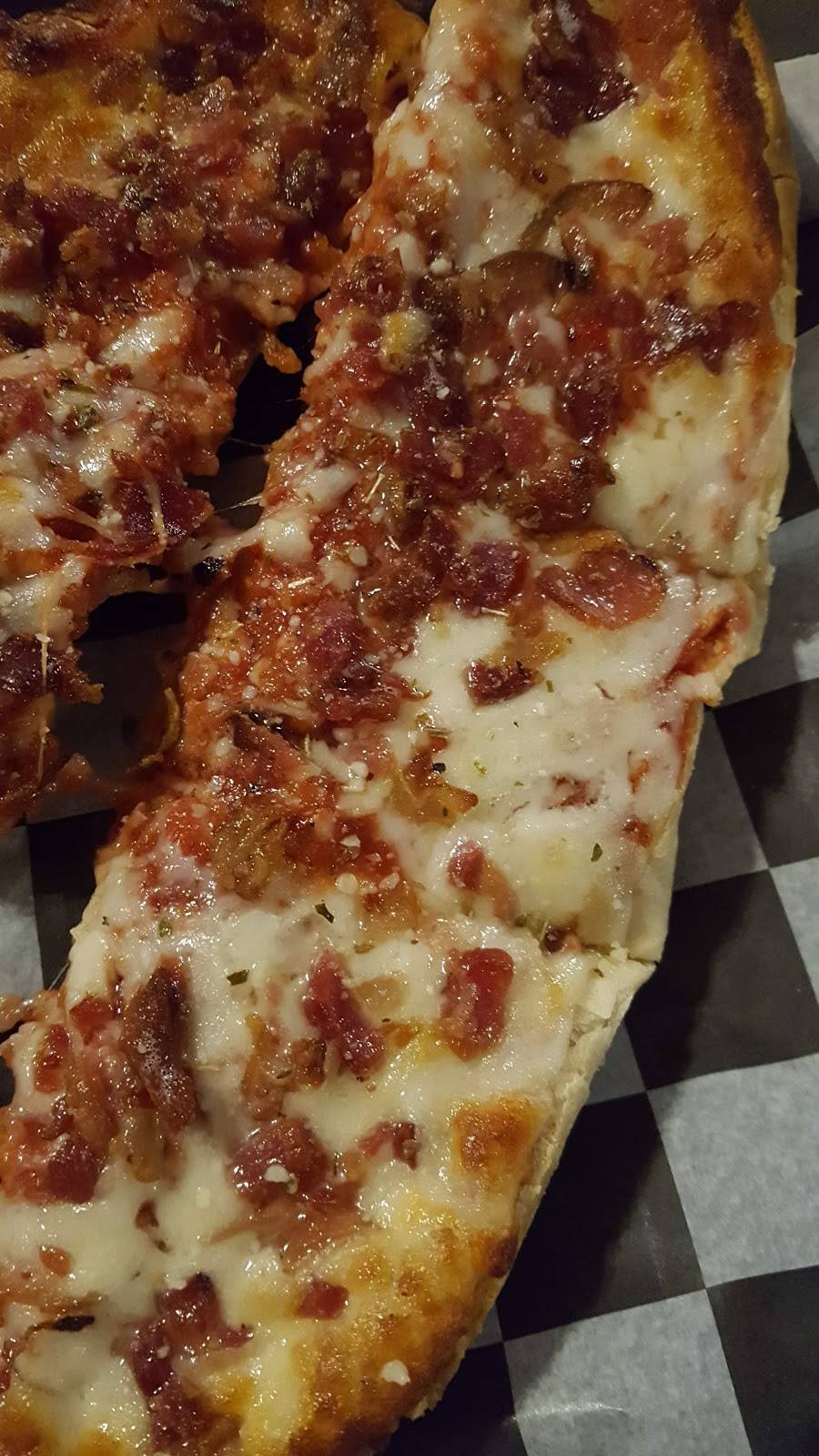 Mimmos Pizza Restaurant & Lounge | restaurant | 111 E Main St, Forreston, IL 61030, USA | 8159382406 OR +1 815-938-2406