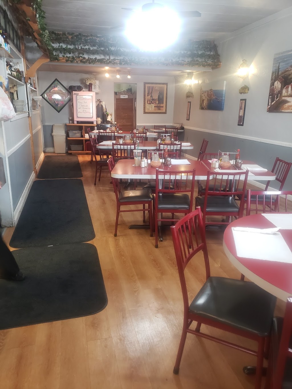 Antonios Cucina Italiana | restaurant | 220 S Main St, Alturas, CA 96101, USA | 5302335600 OR +1 530-233-5600