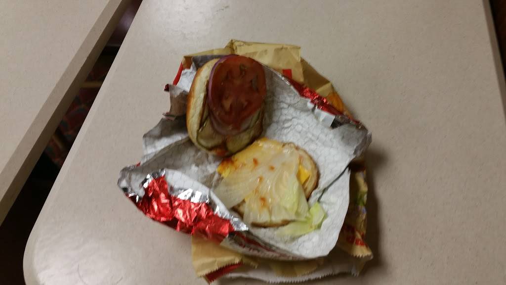 Wendys | restaurant | 210 W E Townline Rd, Vernon Hills, IL 60061, USA | 8473674401 OR +1 847-367-4401