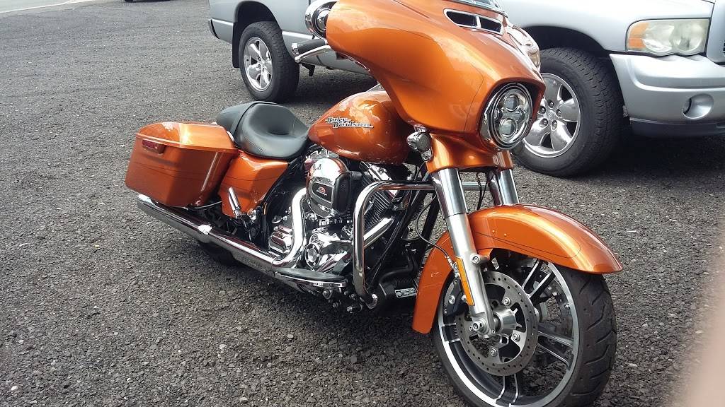 Trum Tavern, Inc | restaurant | 1 E Broad St, Trumbauersville, PA 18970, USA | 2155382445 OR +1 215-538-2445