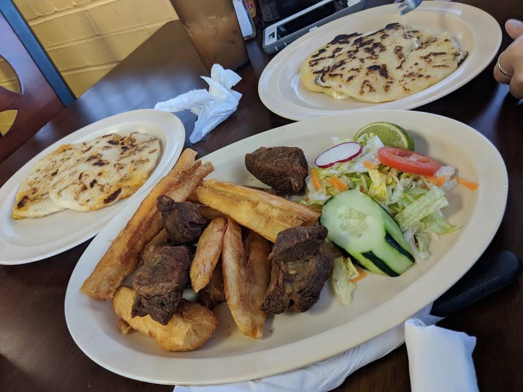 Reinas Restaurant | restaurant | 15000 Bellaire Blvd, Houston, TX 77083, USA | 2815647966 OR +1 281-564-7966