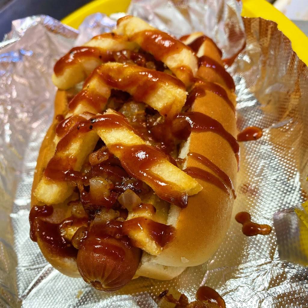 Doggie Style Hotdogs | restaurant | 2000 S Broadway, Edmond, OK 73013, USA | 2148451897 OR +1 214-845-1897