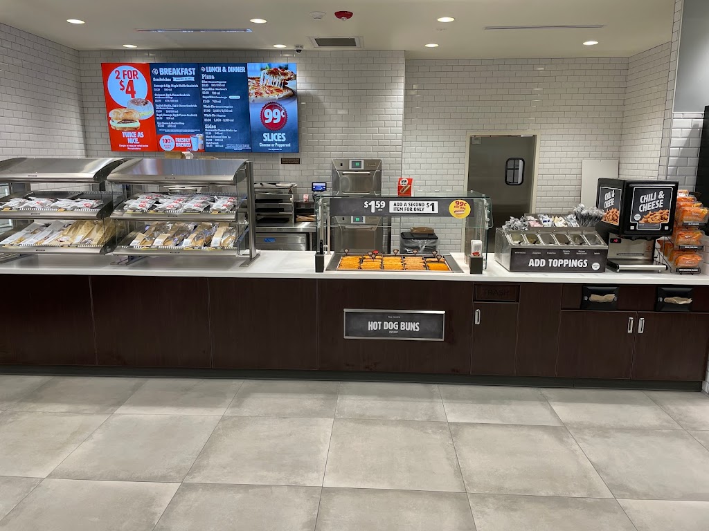 Cumberland Farms | cafe | 1680 Straits Turnpike, Middlebury, CT 06762, USA | 2035773431 OR +1 203-577-3431