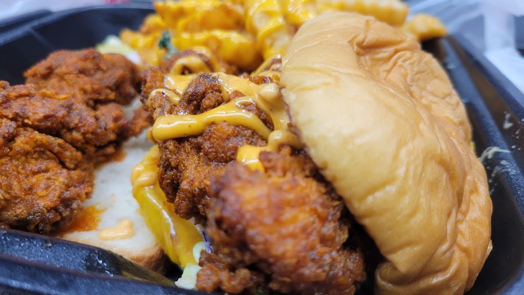 Daves Hot Chicken | restaurant | 32200 Dyer St, Union City, CA 94587, USA | 5102401000 OR +1 510-240-1000