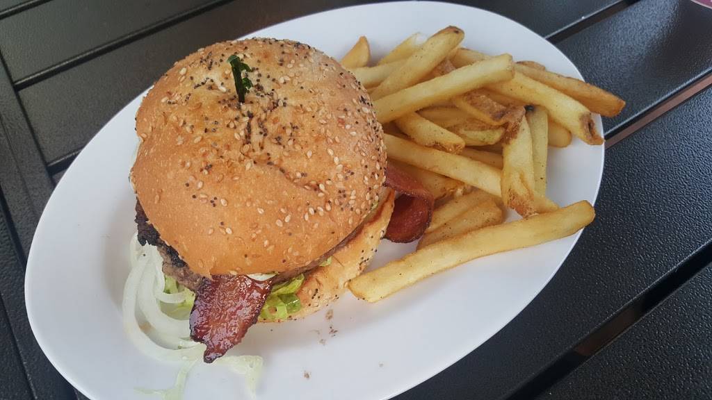 Great Dane Pub & Brewing Co. - Hilldale | restaurant | 357 Price Pl, Madison, WI 53705, USA | 6086619400 OR +1 608-661-9400