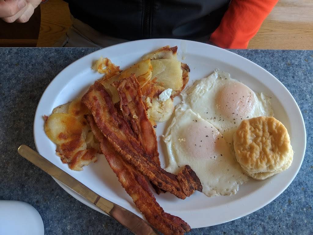 Mandys Family Restaurant | restaurant | 117 N Main St, Grayville, IL 62844, USA | 6183752021 OR +1 618-375-2021