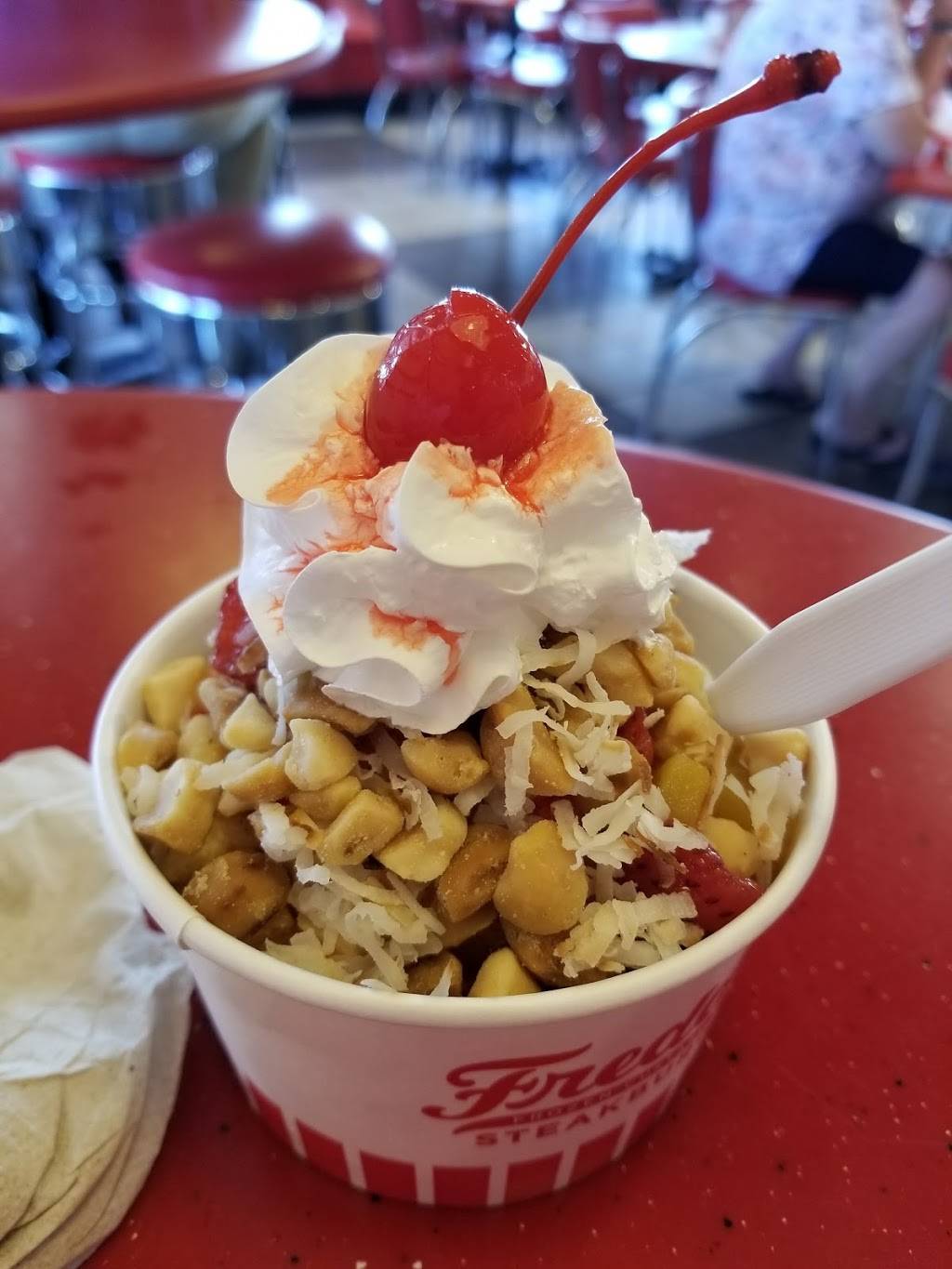 Freddys Frozen Custard & Steakburgers | restaurant | 5501 Wilmington Pike, Centerville, OH 45459, USA | 9372627700 OR +1 937-262-7700