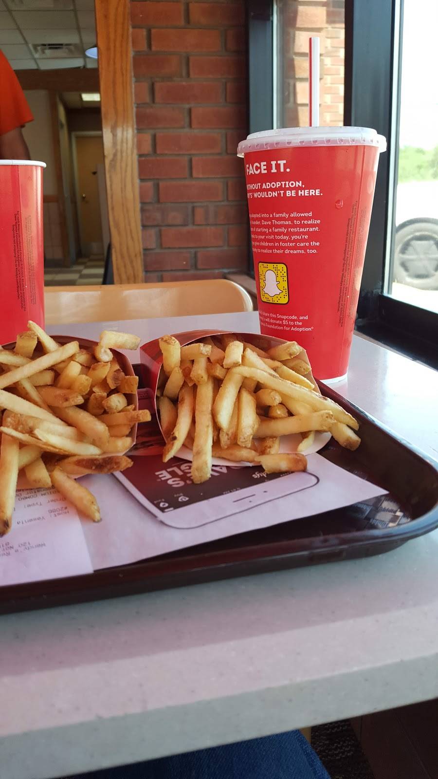 Wendys | restaurant | 120 N Eastwood Dr, Woodstock, IL 60098, USA | 8153370460 OR +1 815-337-0460